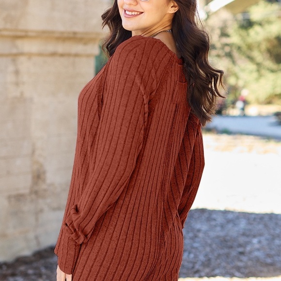 Textured Haven Casual Ribbed Sweater - Picture 3 of 3